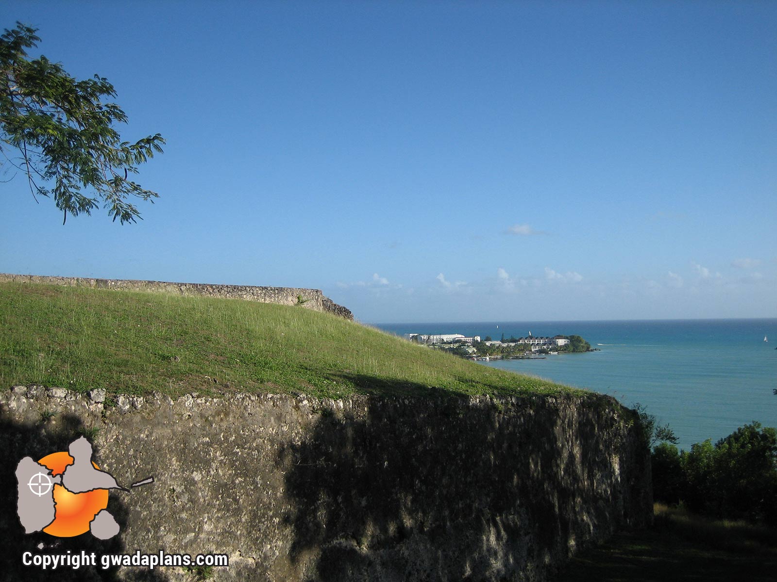Vue sur la Pointe de la Verdure et ses hôtels