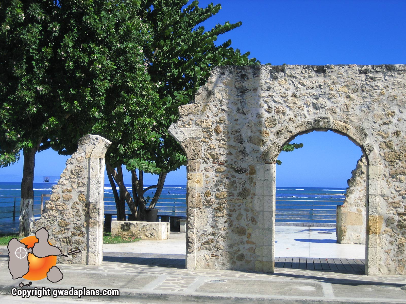 Vestiges du port du Moule