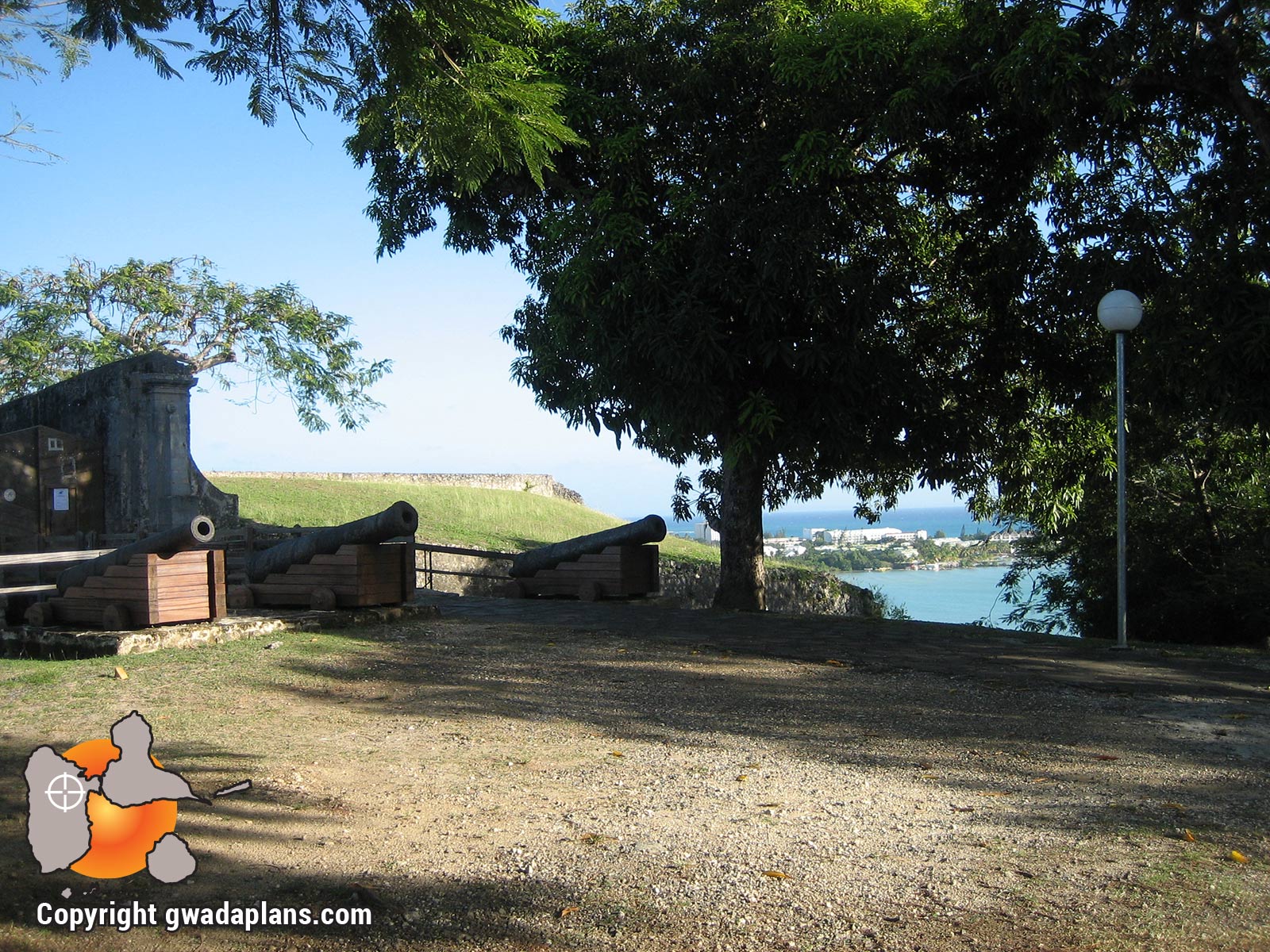 Fort Fleur d'Epée - Vue sur la Pointe de la Verdure